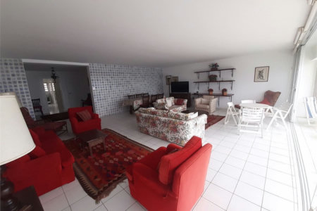 Apartamento Residencial à venda, Pitangueiras, Guarujá - AP0163.