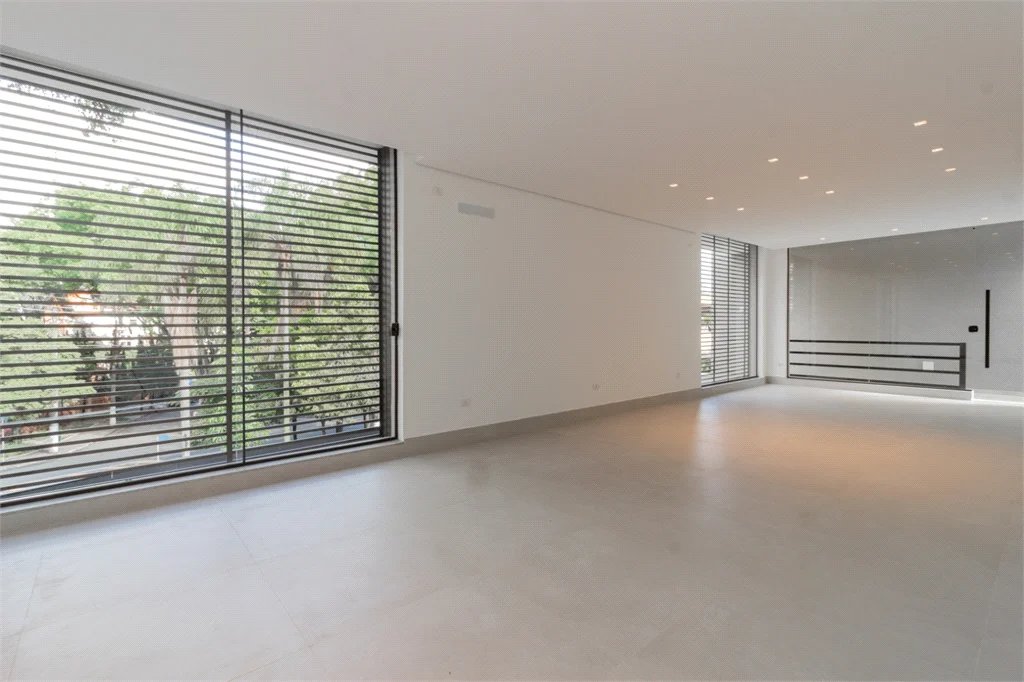 Casa à venda com 4 quartos, sendo 1 suíte,  em Jardim Guedala, São Paulo, SP