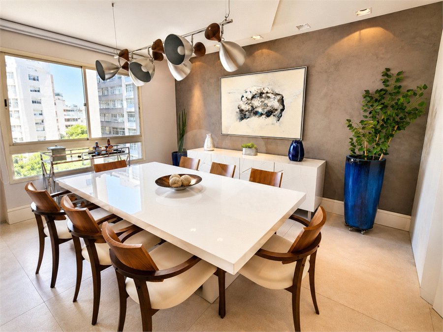 Apartamento à venda com 4 quartos, sendo 3 suítes, em Santa Cecília, São Paulo, SP