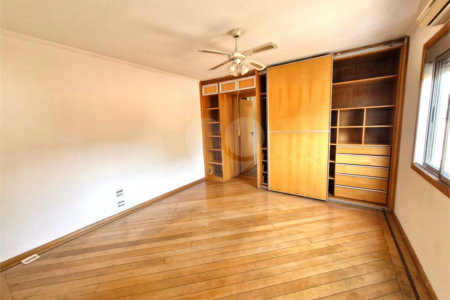 Casa à venda com 4 quartos, sendo 1 suíte,  em Granja Julieta, São Paulo, SP