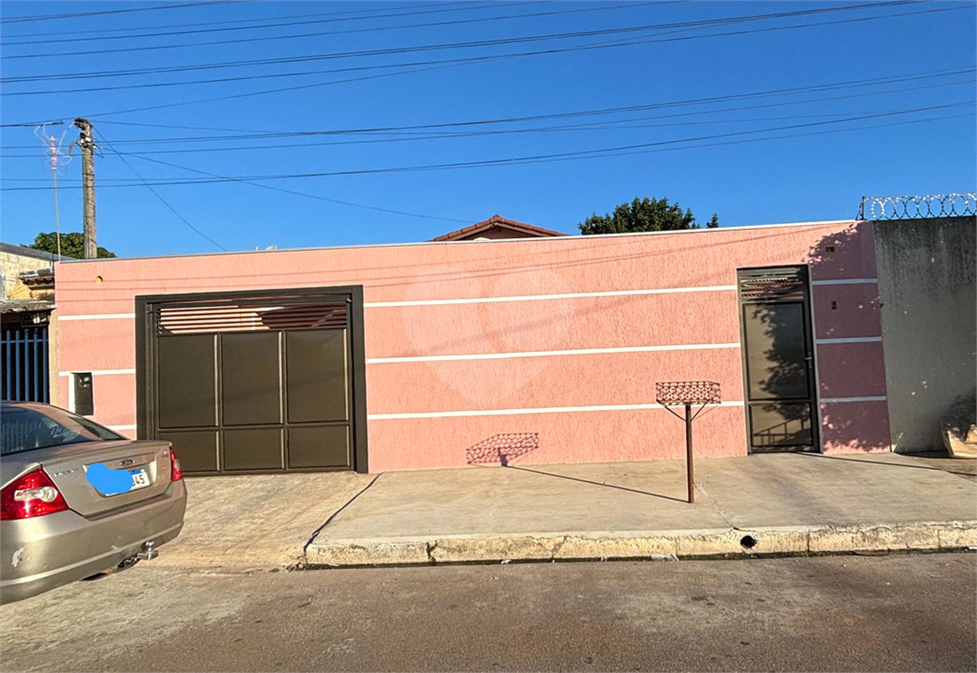 Casa à venda ou para alugar com 3 quartos, sendo 1 suíte, em Jardim Monte Santo, Itapetininga, SP
