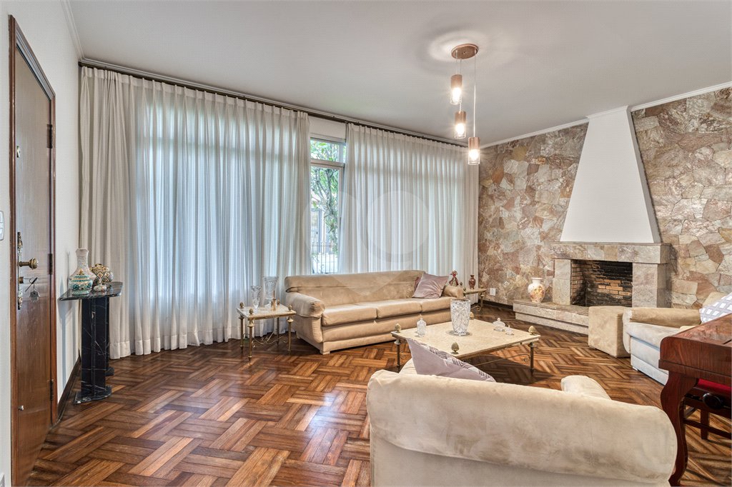 Casa Térrea à venda com 3 quartos, sendo 1 suíte,  em Alto da Boa Vista, São Paulo, SP