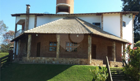 Casa à venda ou para alugar com 4 suítes no condomínio Residencial Vale das Laranjeiras, Indaiatuba - SP