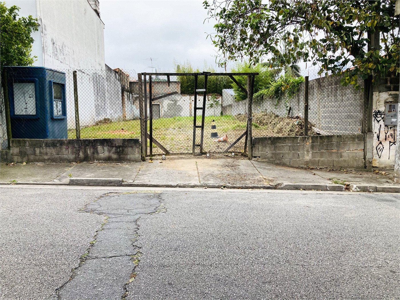 Terreno à venda em Jardim Esmeralda, São Paulo, SP