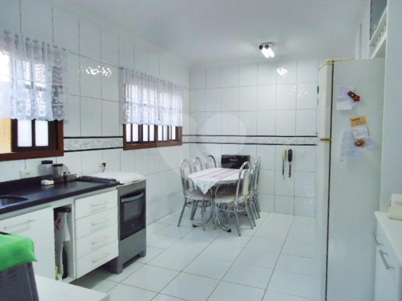 Sobrado à venda com 3 quartos, sendo 1 suíte, em Vila Constança, São Paulo, SP