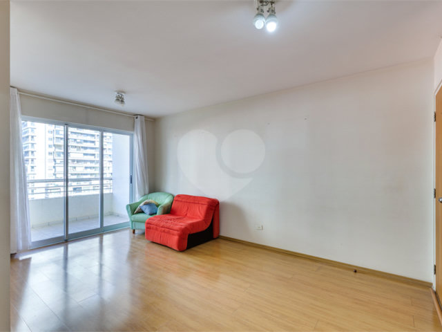 Apartamento à venda com 3 quartos, sendo 1 suíte,  em Chácara Santo Antônio (zona Sul), São Paulo, SP