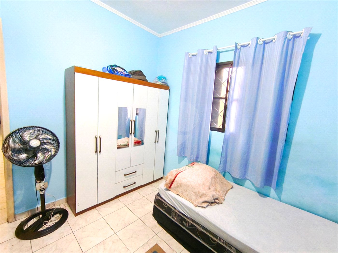 Casa à venda com 3 quartos, sendo 1 suíte, no condomínio Res Crisciúma, São Paulo - SP