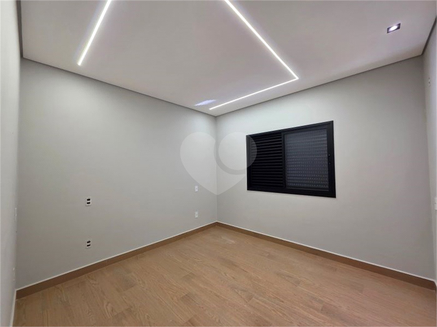 Casa à venda com 3 quartos, sendo 1 suíte,  no condomínio Jardim Residencial Villagio Ipanema I, Sorocaba - SP