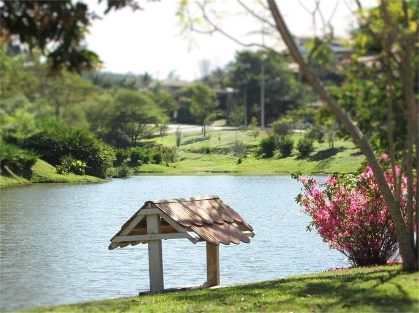 Casa à venda com 3 suítes no condomínio Estância Marambaia, Vinhedo - SP