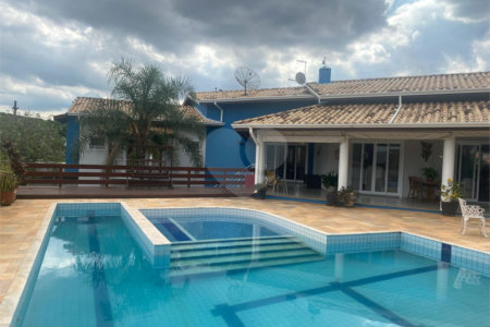 Casa à venda com 5 quartos, sendo 3 suítes, no condomínio Zuleika Jabour, Salto - SP