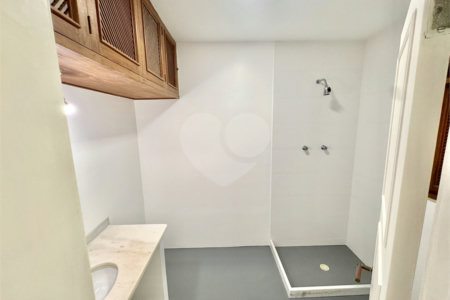 Apartamento à venda com 4 quartos, sendo 1 suíte, em Lagoa, Rio de Janeiro, RJ