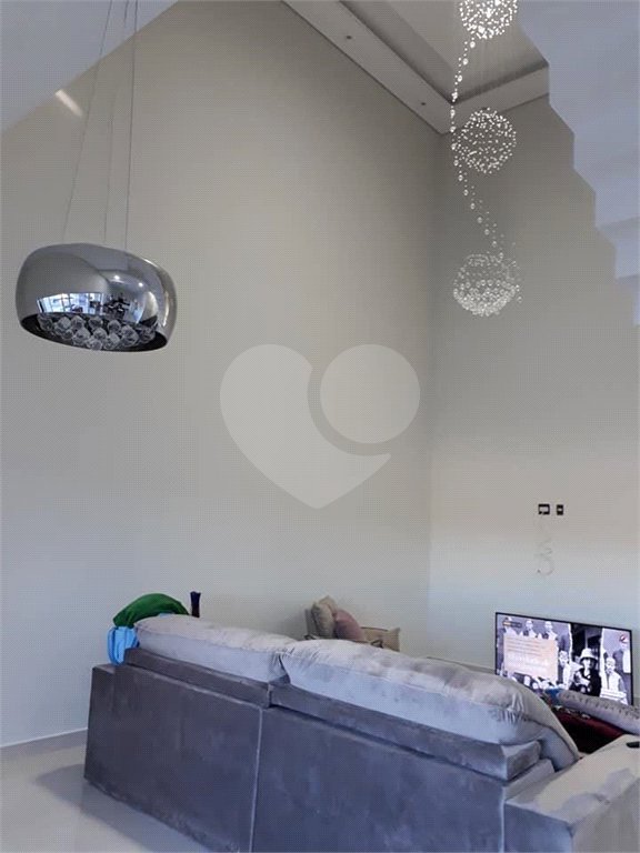 Sobrado à venda com 1 quarto, sendo 3 suítes, em Condomínio Residencial Euroville II, Bragança Paulista, SP