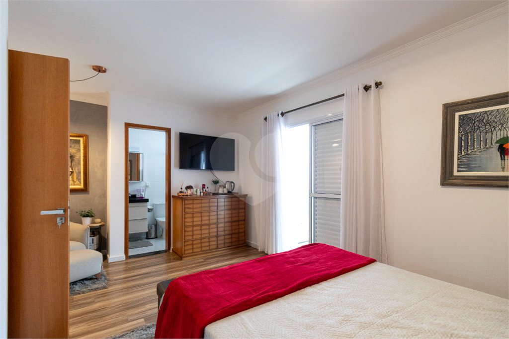 Casa à venda com 3 quartos, sendo 1 suíte, no condomínio Orquideas, São Paulo - SP