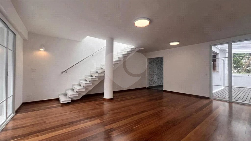 Casa à venda com 3 quartos, sendo 1 suíte,  em Vila Pompéia, São Paulo, SP
