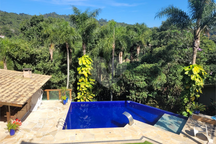 Casa à venda com 3 quartos, sendo 1 suíte,  no condomínio Residencial Bosque da Serra, Mairiporã - SP
