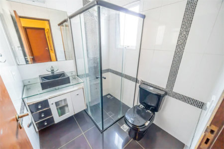 Sobrado à venda com 3 quartos, sendo 1 suíte, em Parque Continental, São Paulo, SP