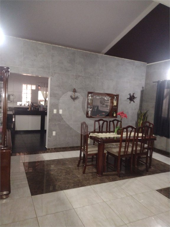 Casa à venda com 3 quartos, sendo 1 suíte, no condomínio Acmti - Colinas do Mosteiro, Terras de Itaici e Recanto dos Pássaros, Indaiatuba - SP