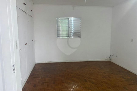 Sobrado à venda com 5 quartos, sendo 1 suíte, em Nova Piraju, São Paulo, SP