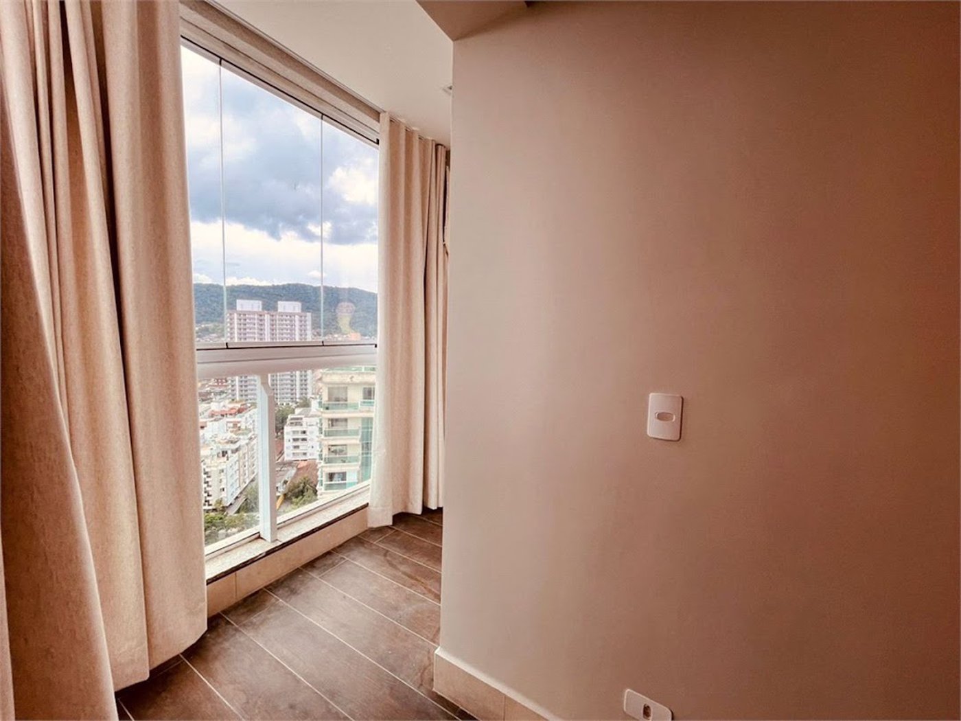 Apartamento com 3 dormitórios à venda, 285 m² por R$ 3.490.000,00 - Jardim Virginia - Guarujá/SP