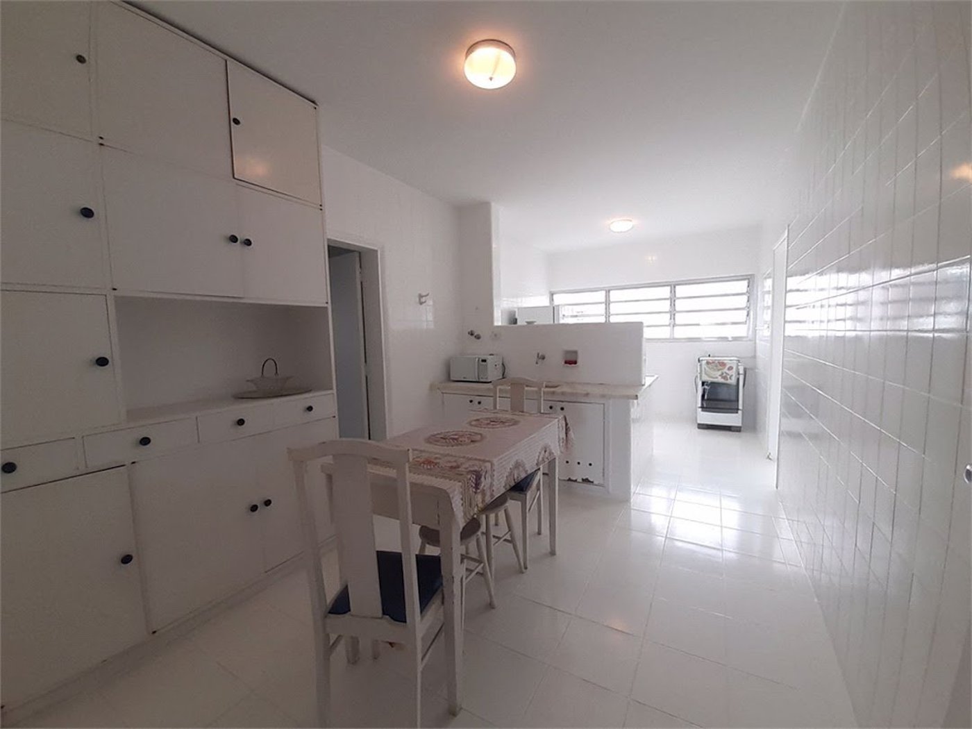 Apartamento Residencial à venda, Pitangueiras, Guarujá - AP0163.