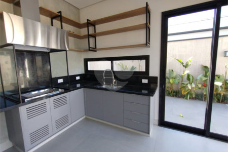 Casa à venda com 3 suítes no condomínio Residencial Golden Ville, Itapetininga - SP