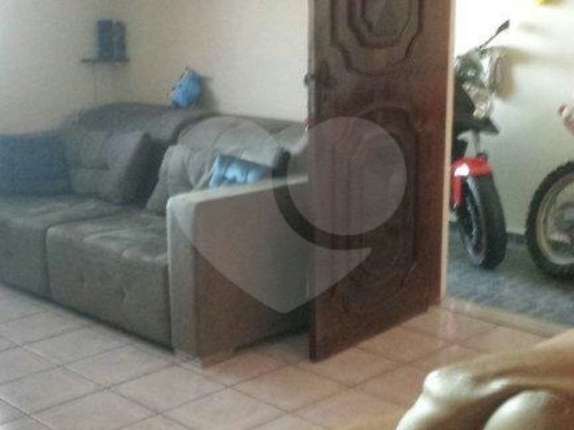 Casa à venda com 3 quartos, sendo 1 suíte,  no condomínio Travessa Bruno Andreoni,16, São Paulo - SP