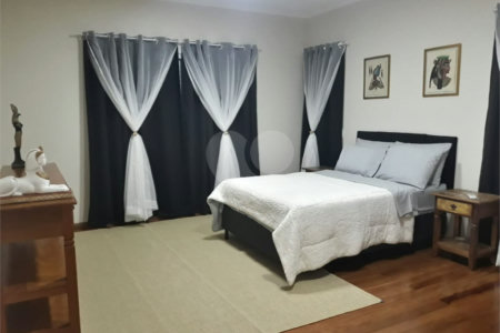 Sítio à venda com 7 quartos, sendo 5 suítes, em Jardim Vinhas do Sol (mailasqui), São Roque, SP