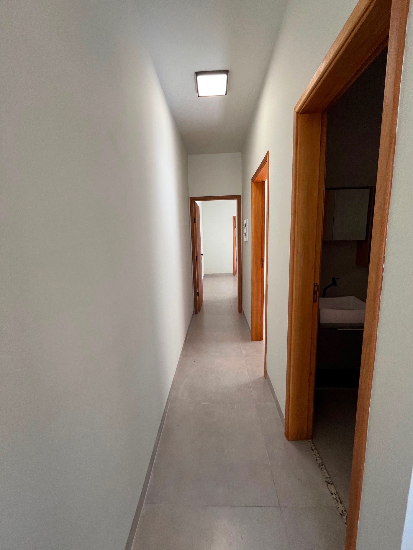 Casa à venda com 2 quartos, sendo 1 suíte,  em Vila Nova, Três Lagoas, MS