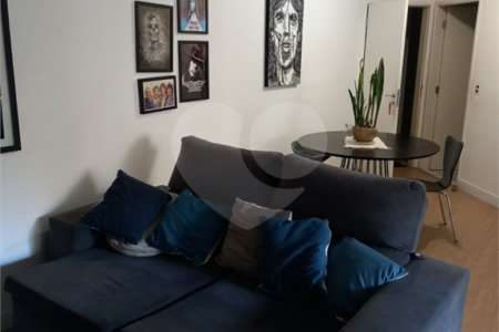 Apartamento à venda com 3 quartos, sendo 1 suíte,  em Vila Olímpia, São Paulo, SP