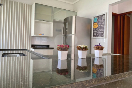 Casa à venda com 2 suítes no condomínio Renaissence Clube, Suzano - SP