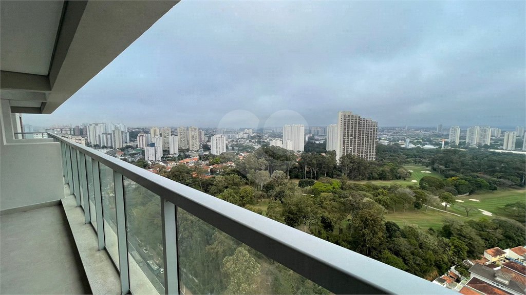 Apartamento à venda com 3 suítes em Vila Sofia, São Paulo, SP