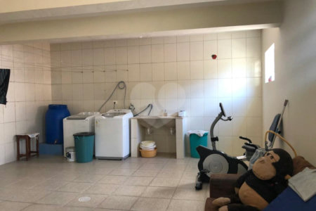 Sobrado à venda com 5 quartos em Parque Vitória, São Paulo, SP