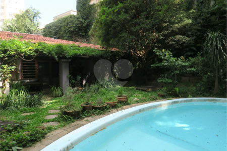 Casa Térrea à venda com 2 suítes em Real Parque, São Paulo, SP