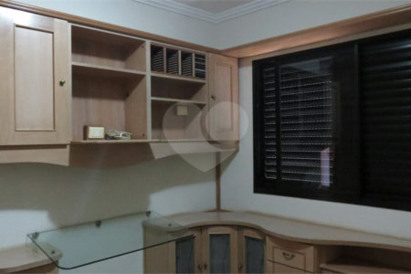 Apartamento à venda com 4 quartos, sendo 2 suítes,  em Cambuí, Campinas, SP