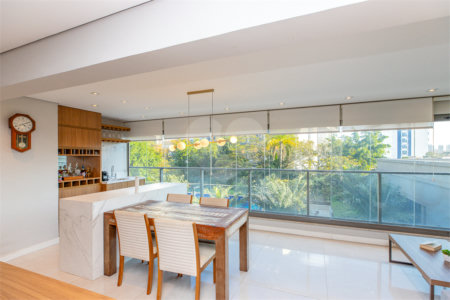 Apartamento à venda com 3 quartos, sendo 1 suíte, em Chácara Santo Antônio (zona Sul), São Paulo, SP