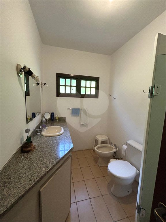 Casa à venda com 5 quartos, sendo 3 suítes, no condomínio Estância Marambaia, Vinhedo - SP