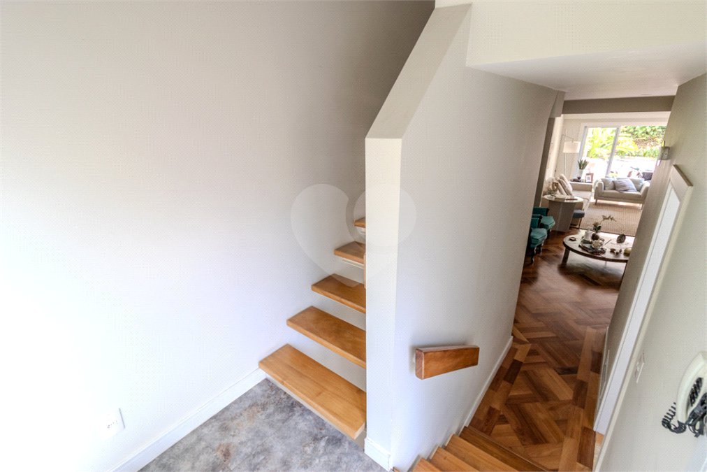 Casa à venda com 5 quartos, sendo 3 suítes, no condomínio Boulevard Saint Michael, São Paulo - SP
