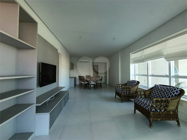 Apartamento para alugar com 3 suítes em Jardim Virgínia, Guarujá, SP