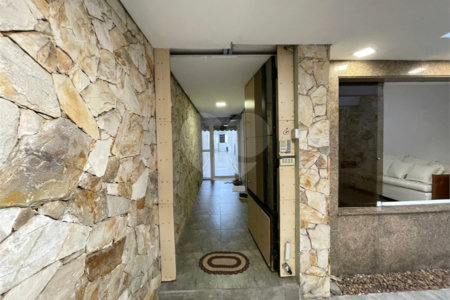 Sobrado à venda com 3 quartos em Quinta da Paineira, São Paulo, SP