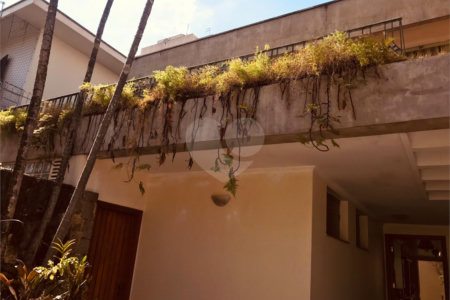 Casa à venda com 4 quartos, sendo 2 suítes, em Jardim das Vertentes, São Paulo, SP