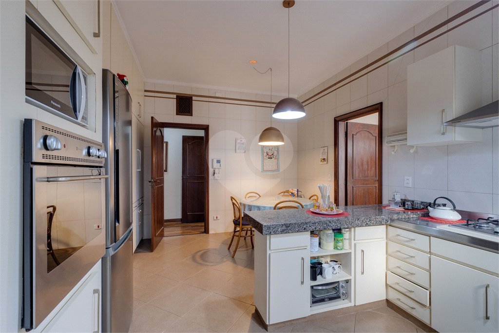 Casa Térrea à venda com 3 suítes em Granja Julieta, São Paulo, SP