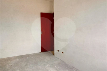 Casa à venda com 3 quartos, sendo 1 suíte, no condomínio Miguel Comitre, Poá - SP
