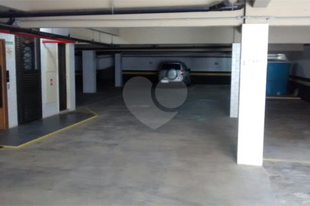 Apartamento à venda com 3 quartos, sendo 1 suíte, em Parque Enseada, Guarujá, SP
