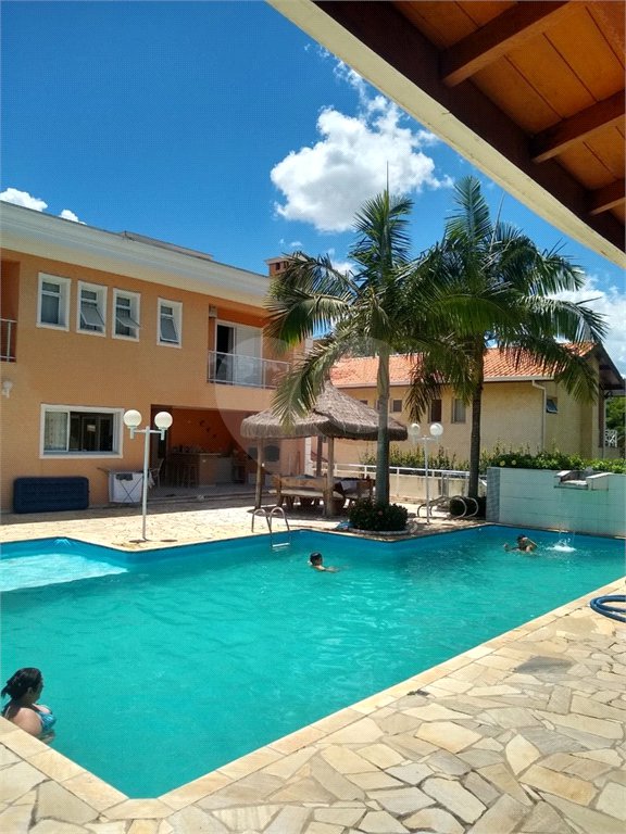 Casa à venda com 5 quartos, sendo 4 suítes,  no condomínio Parque Shambala, Atibaia - SP