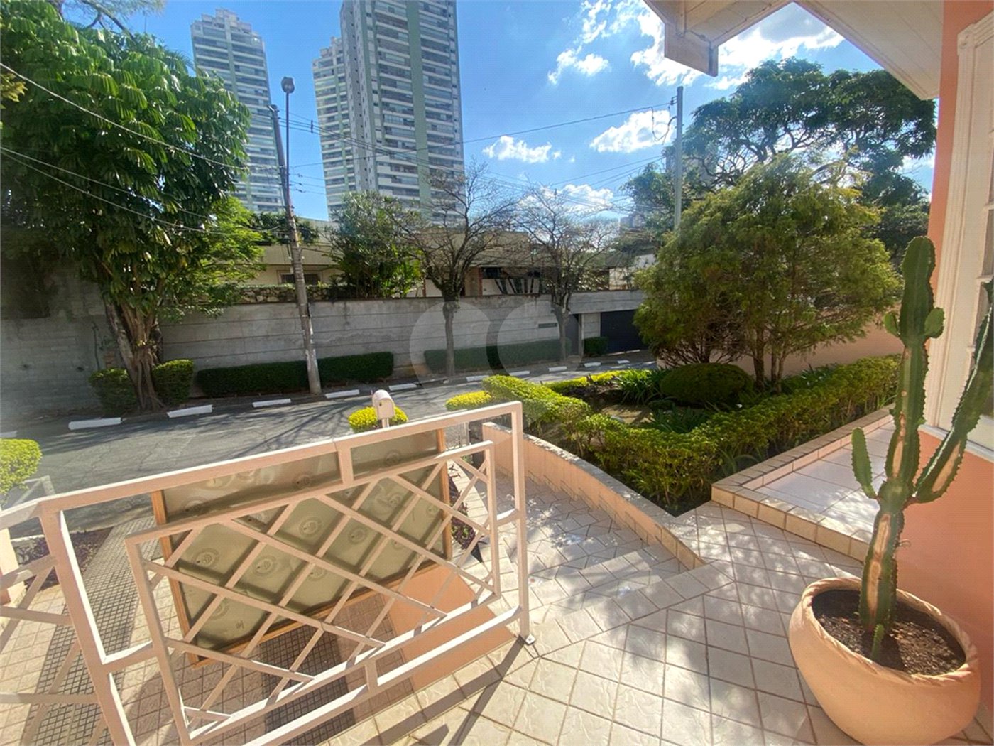 Casa à venda com 4 quartos, sendo 3 suítes, em Jardim Maia, Guarulhos, SP