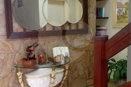 Casa à venda com 4 quartos, sendo 2 suítes, no condomínio Canamari, São Paulo - SP