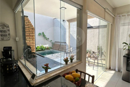 Sobrado à venda com 3 quartos, sendo 1 suíte,  em Villa Di Cesar, Mogi das Cruzes, SP