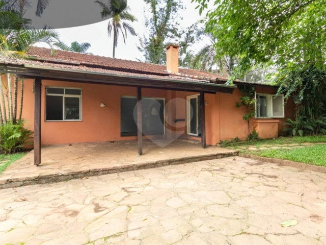 Casa à venda com 3 quartos, sendo 1 suíte,  em Alto da Boa Vista, São Paulo, SP
