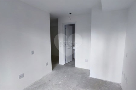 Apartamento à venda com 3 quartos, sendo 2 suítes,  em Moema, São Paulo, SP