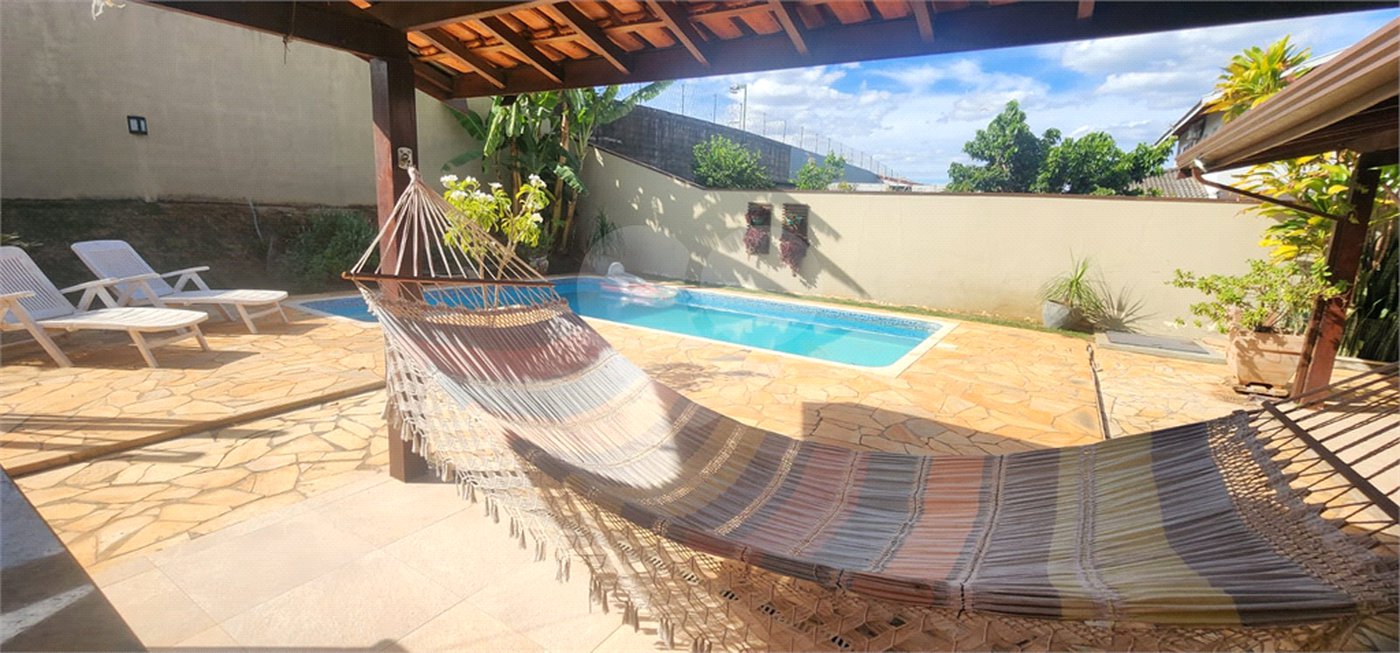 Casa à venda com 4 quartos, sendo 2 suítes, no condomínio Delle Stelle, Louveira - SP